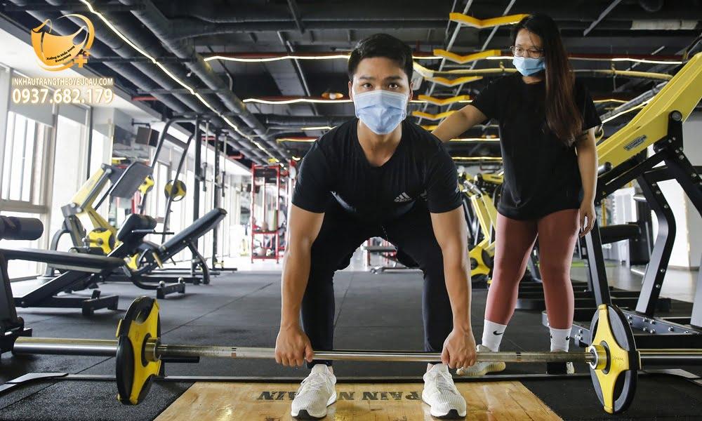 Nên hay không nên đeo khẩu trang tập gym?