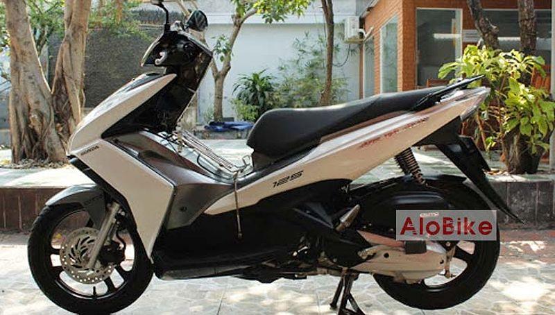 Xe AirBlade 2015 màu trắng xám