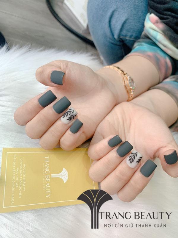 Mẫu nail xám khói thời thượng nhất