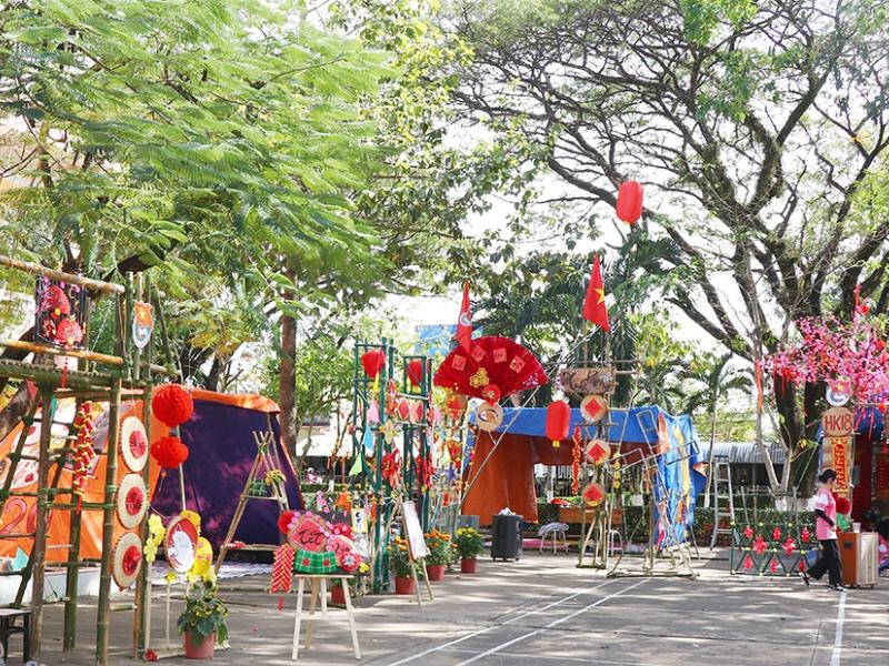 Trang trí lều trại ngày tết